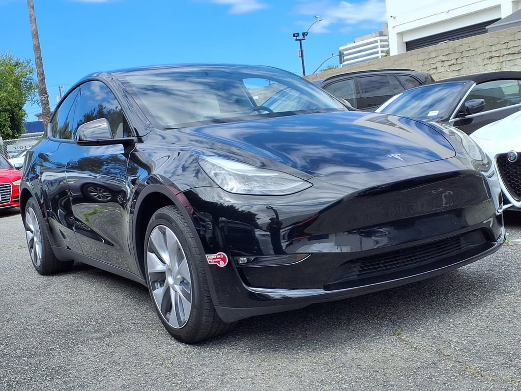 Used 2023 Tesla Model Y Long Range AWD/4WD image 3