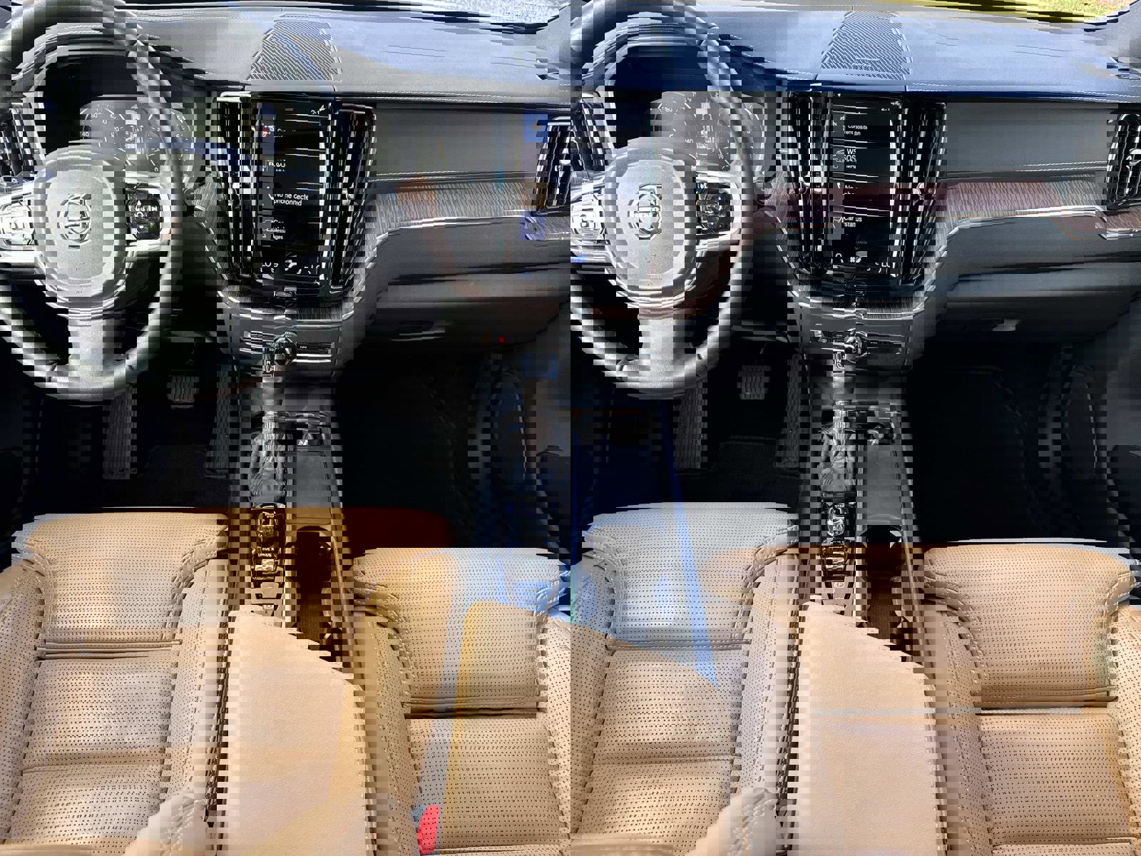 Used 2021 Volvo XC60 T5 Inscription w/ Advanced Package image 16