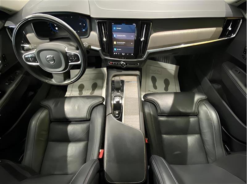 Used 2022 Volvo V90 B6 Cross Country AWD/4WD image 17