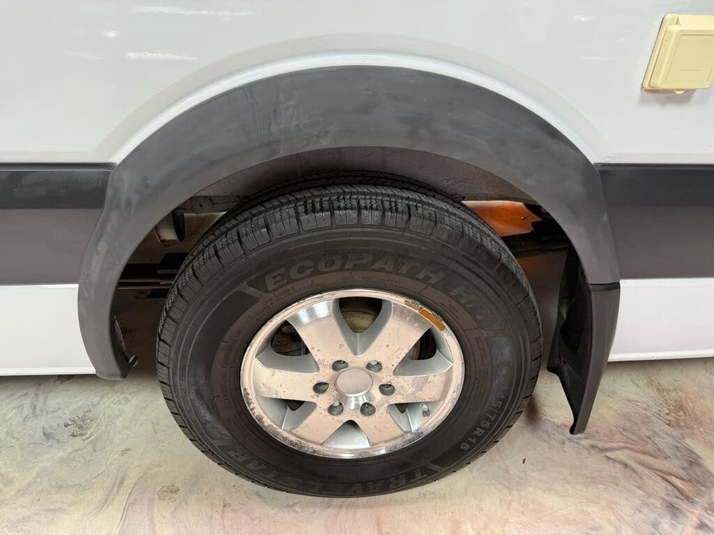 Used 2015 Freightliner Sprinter 2500 RWD image 41