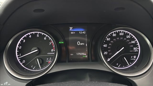 Used 2022 Toyota Camry SE w/ Convenience Package FWD image 13