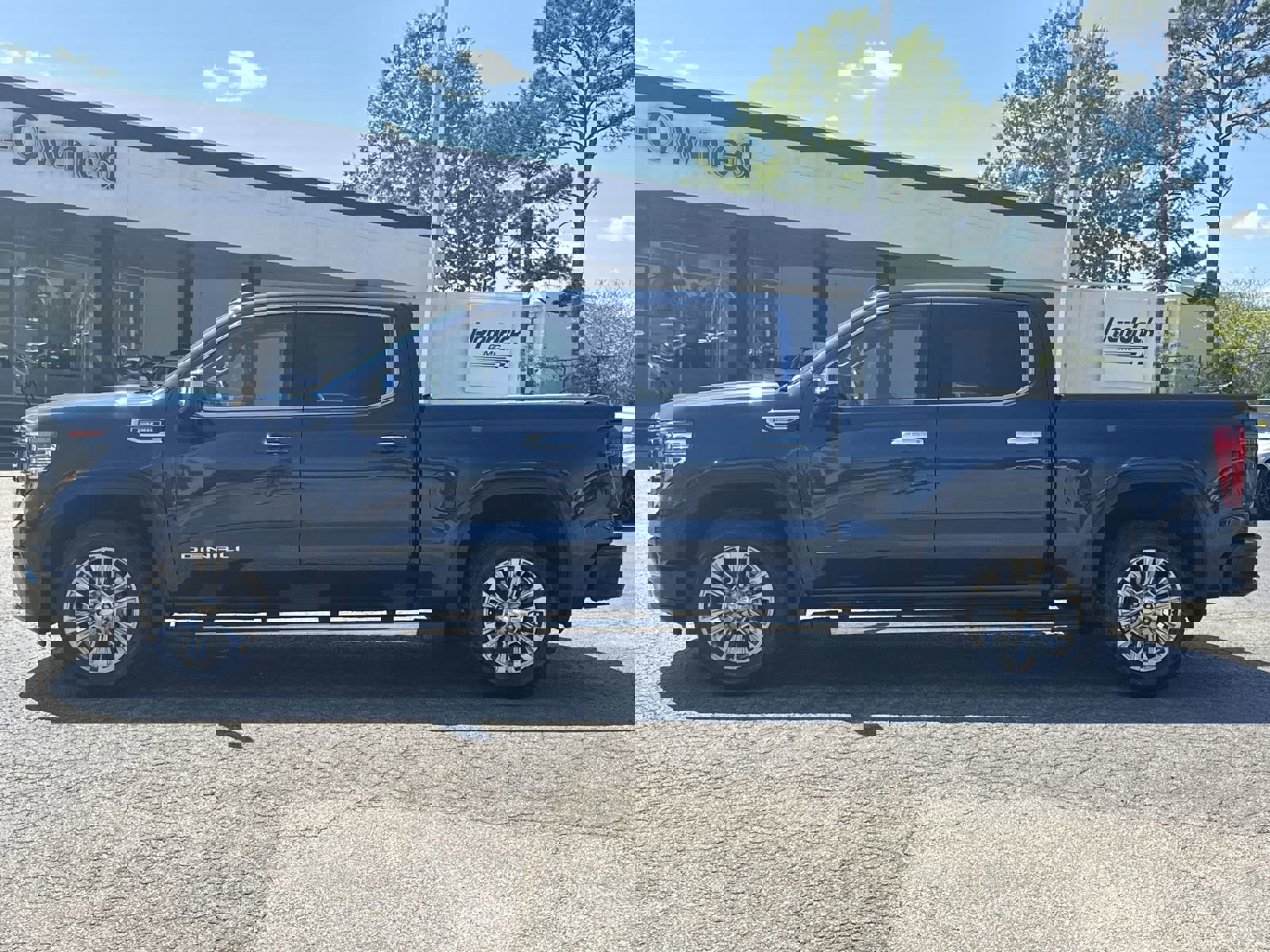 Certified 2023 GMC Sierra 1500 Denali image 7