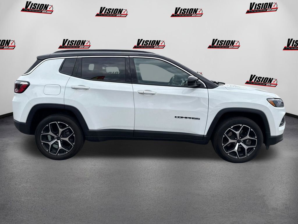 Used 2025 Jeep Compass Limited image 4