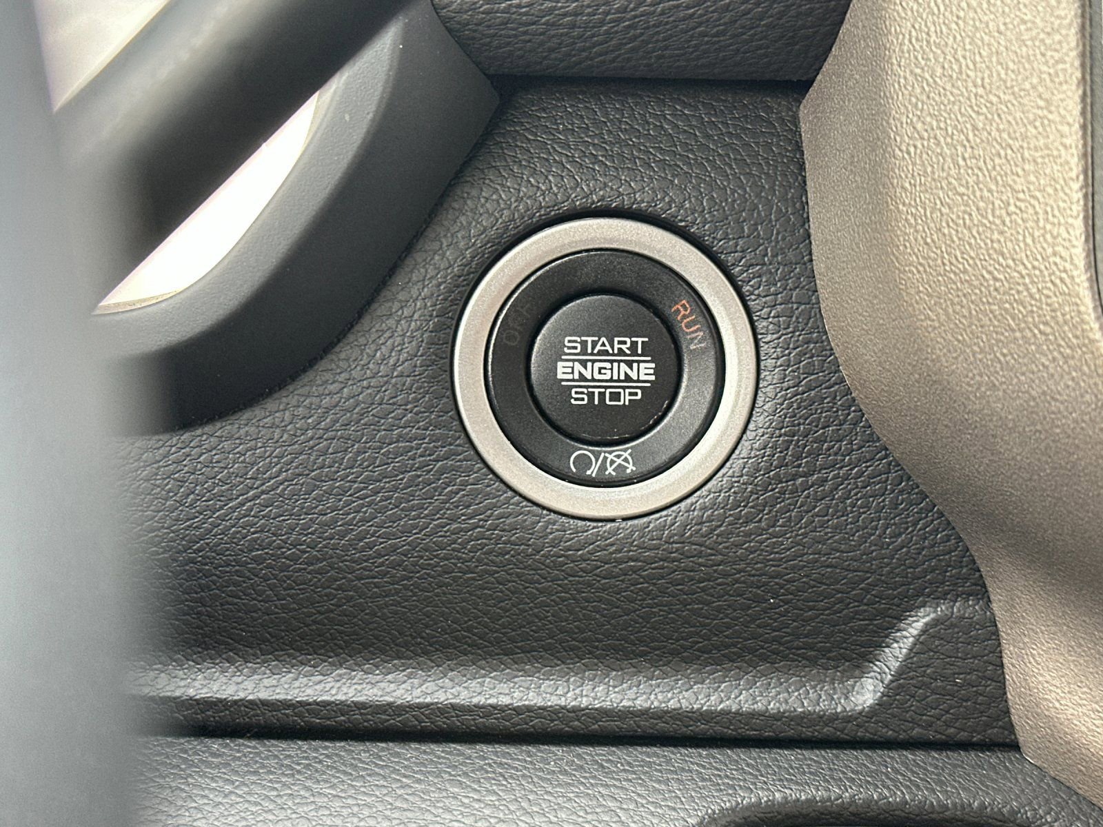 Used 2024 RAM 2500 Laramie AWD/4WD image 22