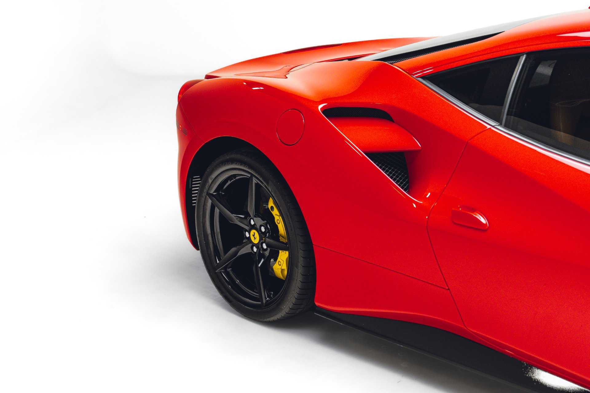 Used 2017 Ferrari 488 GTB RWD image 17