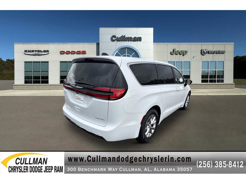 New 2026 Chrysler Pacifica Limited image 3