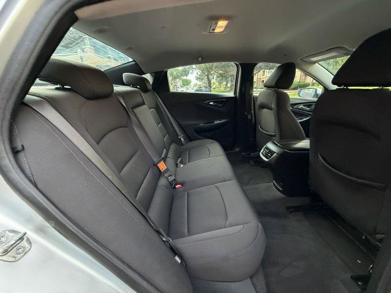 Used 2020 Chevrolet Malibu LT FWD image 38