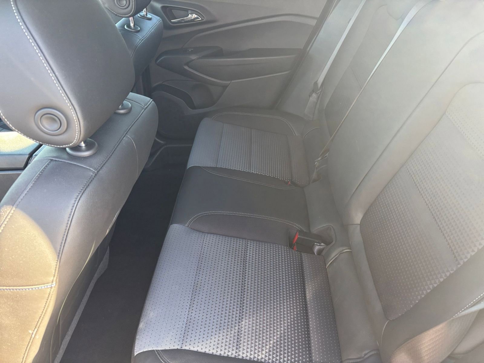 Used 2025 Chevrolet Trax LT w/ LT Convenience Package image 24