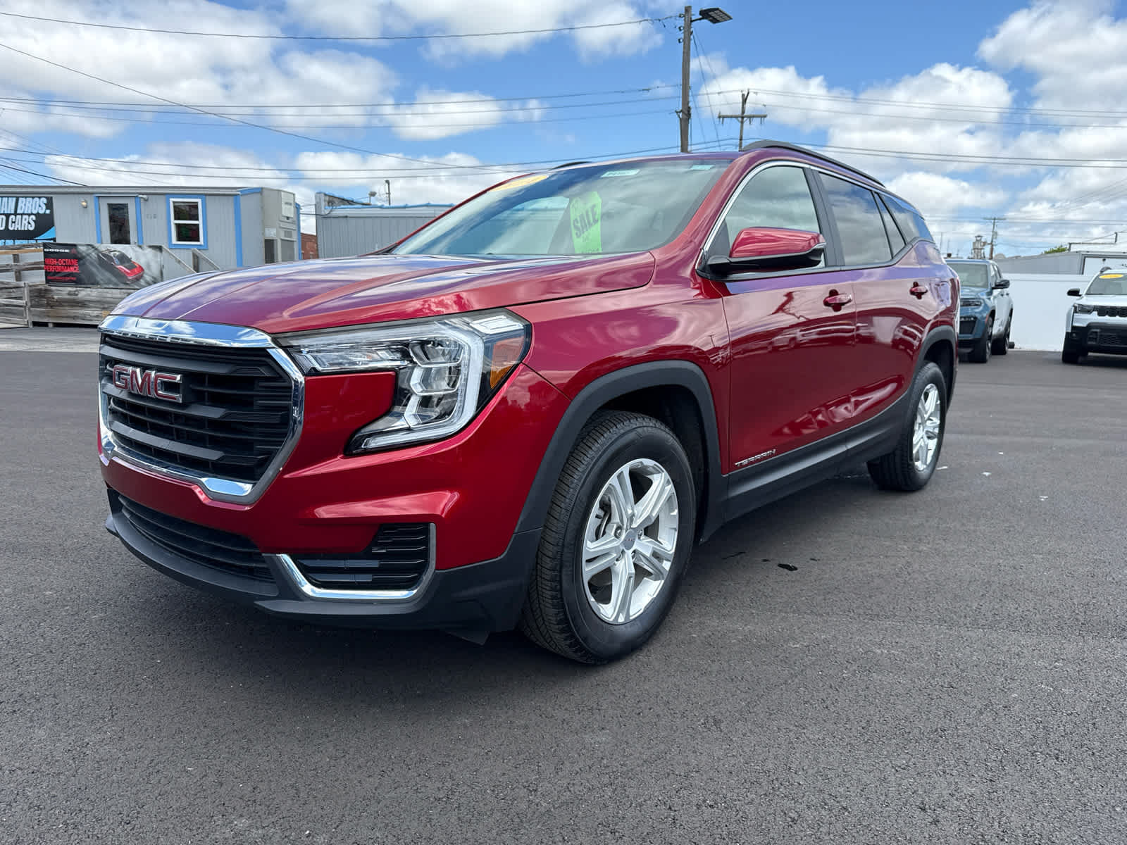 Used 2024 GMC Terrain SLE w/ Driver Convenience Package AWD/4WD image 2