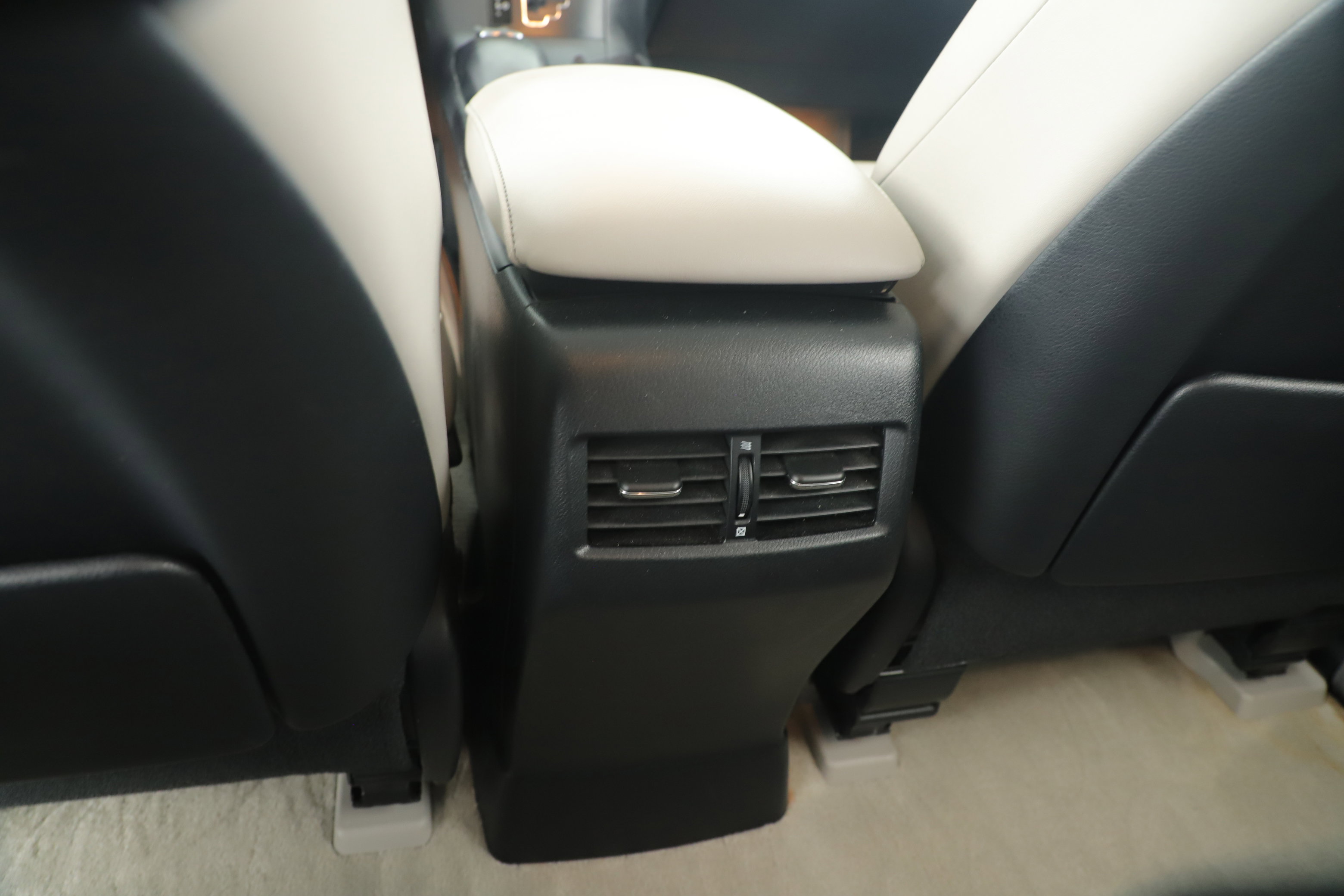 Used 2014 Lexus RX 450h FWD image 24