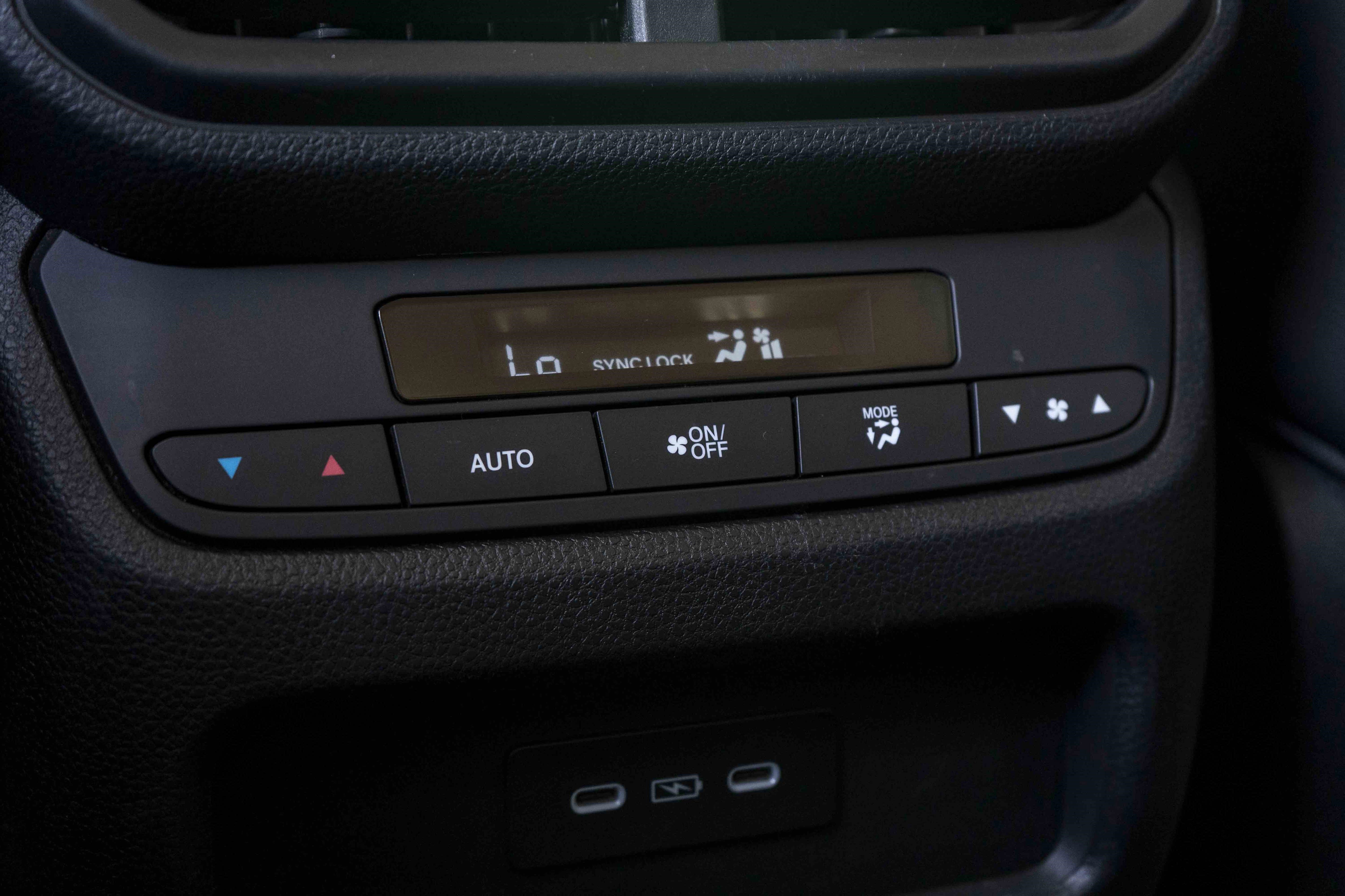 Used 2025 Honda Pilot EX-L image 37