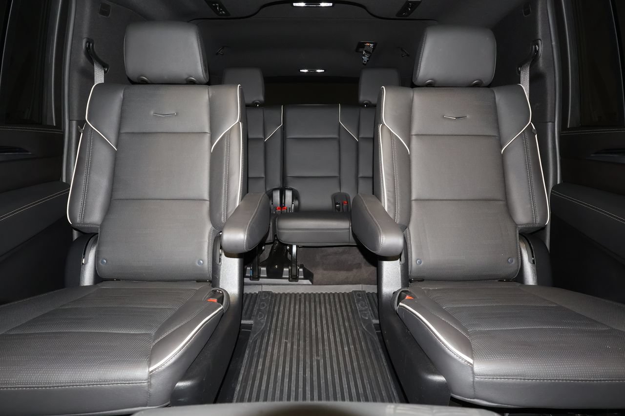 Used 2025 Cadillac Escalade ESV Sport w/ Touring Package AWD/4WD image 33