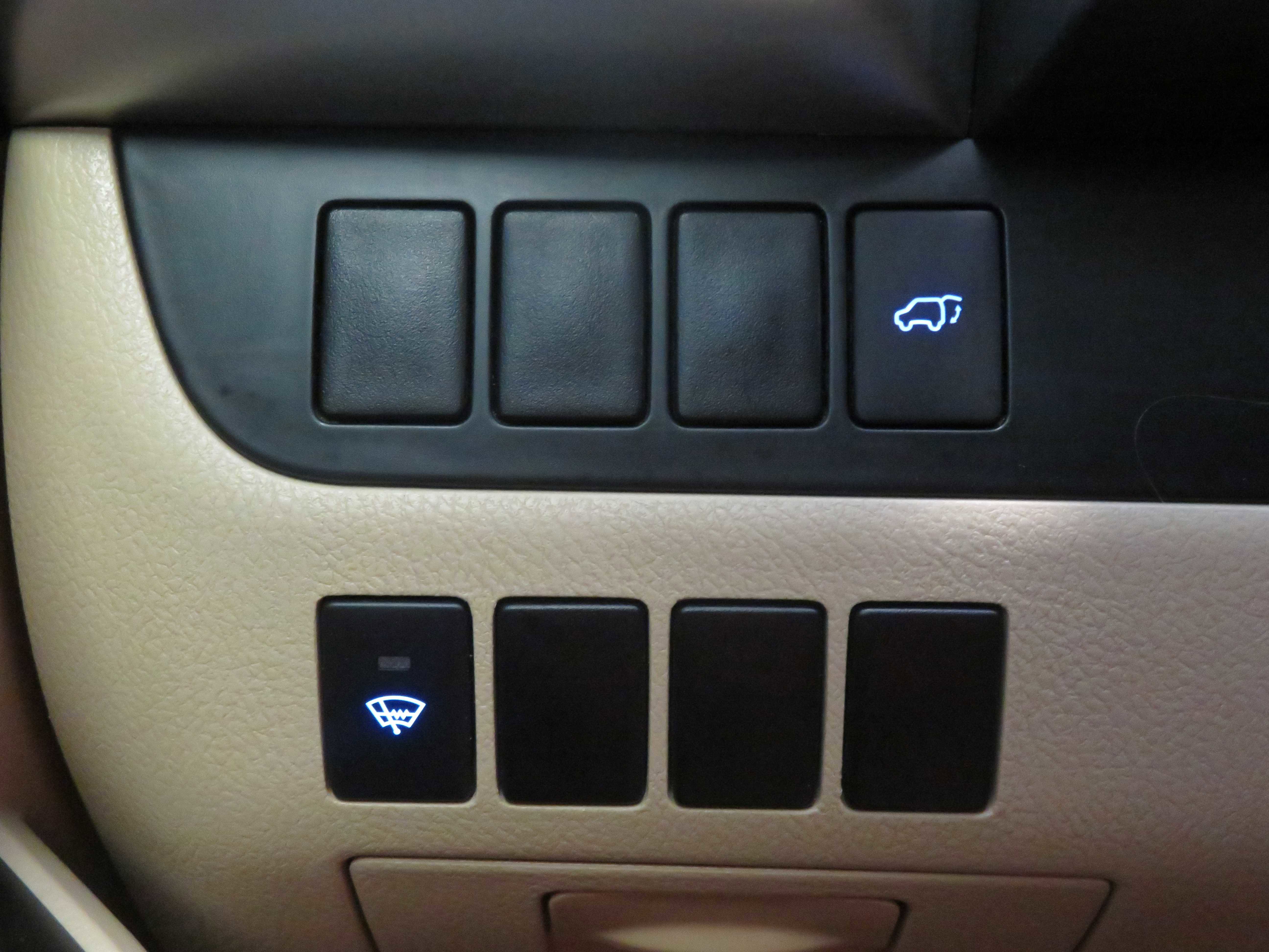 Used 2014 Toyota Highlander Plus FWD image 36