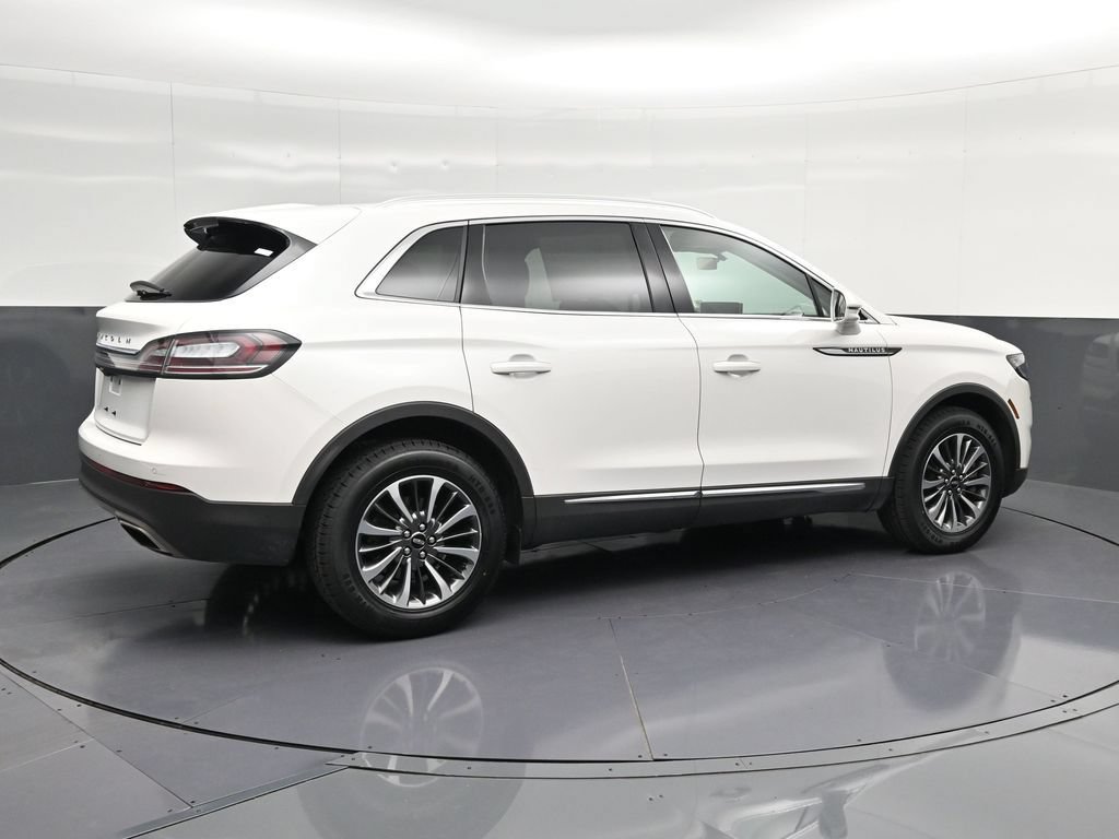 Used 2023 Lincoln Nautilus Reserve FWD image 3