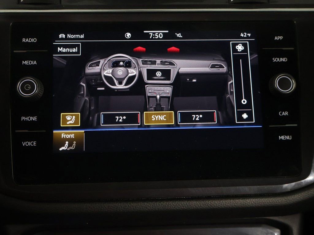 Used 2022 Volkswagen Tiguan SE w/ Panoramic Sunroof Package image 43