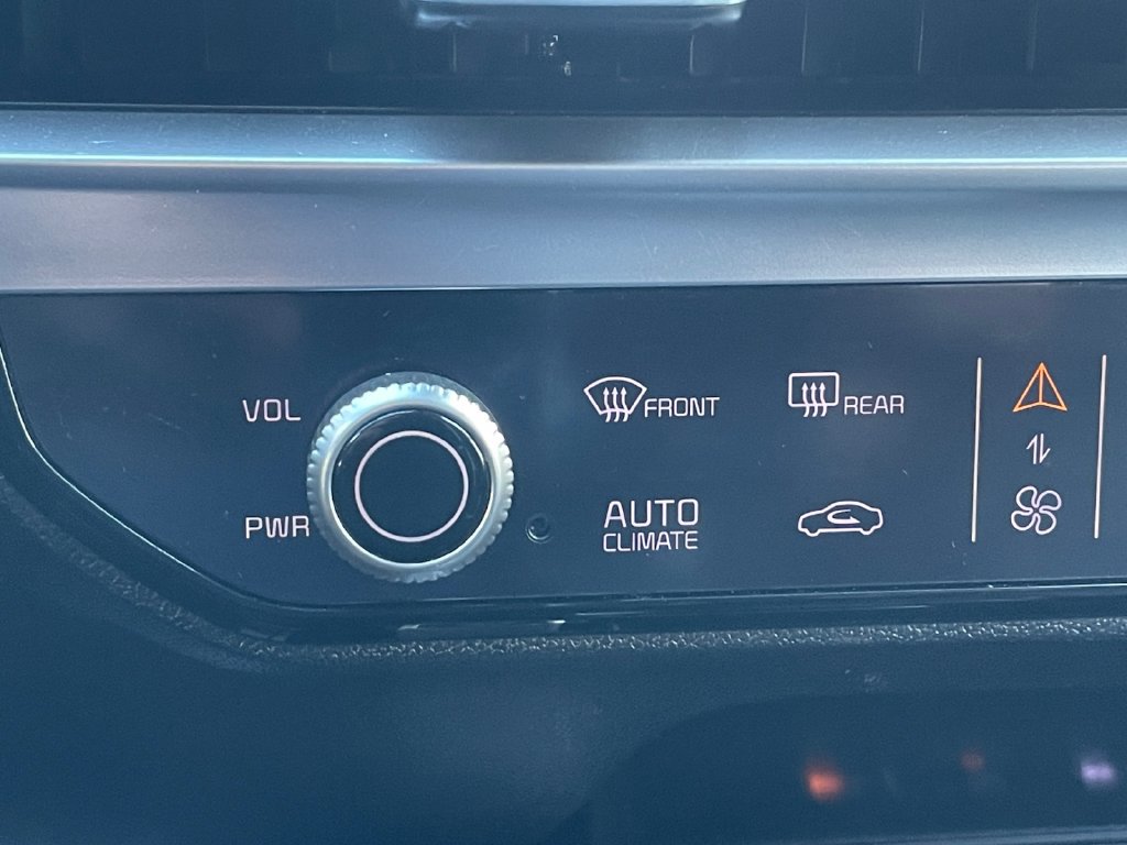 Certified 2024 Kia Sorento S w/ Panoramic Sunroof Package AWD/4WD image 28