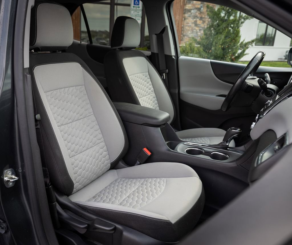 Used 2020 Chevrolet Equinox LT image 30