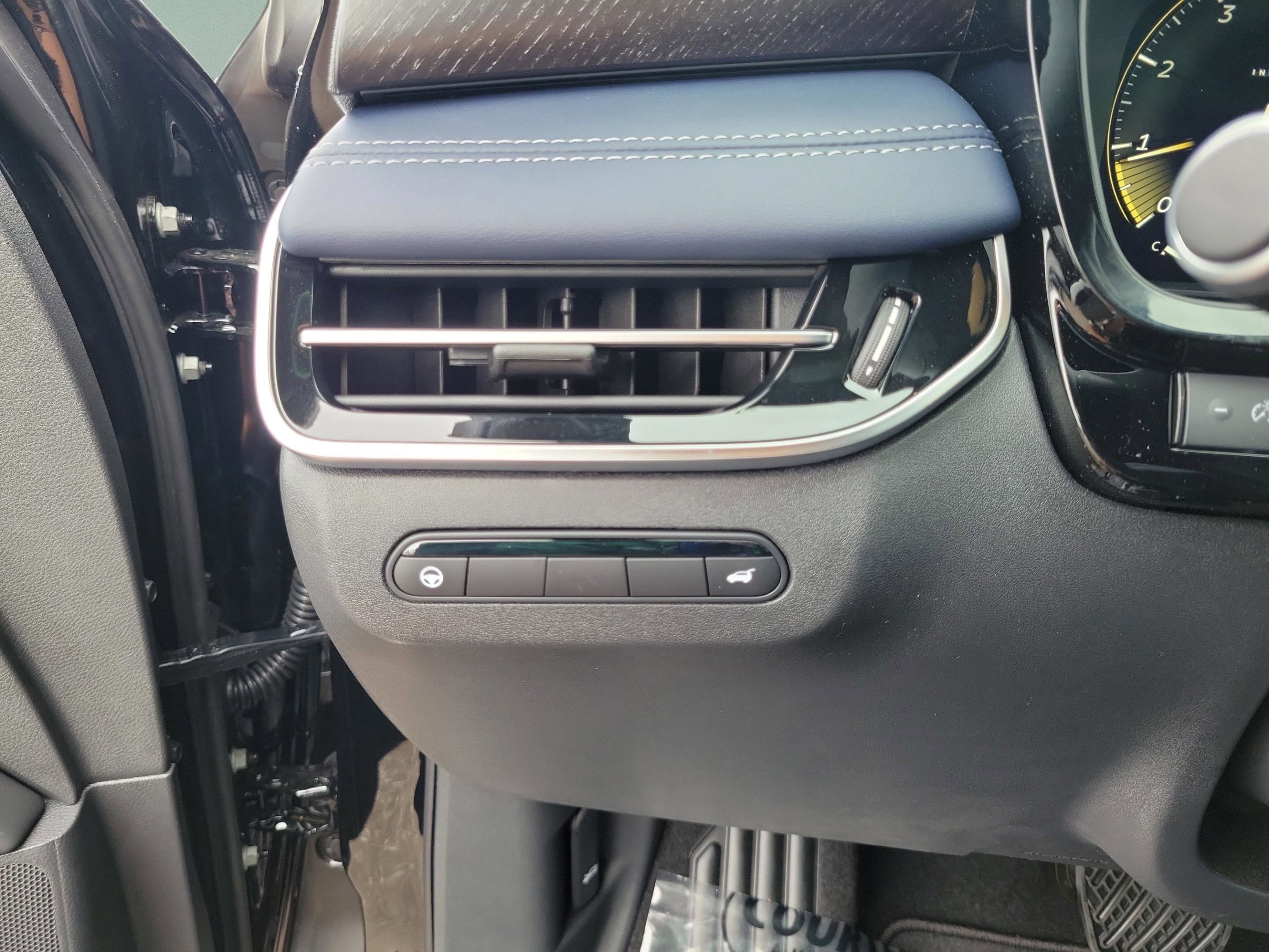 New 2026 INFINITI QX60 Sport w/ Dark Cargo Package image 31