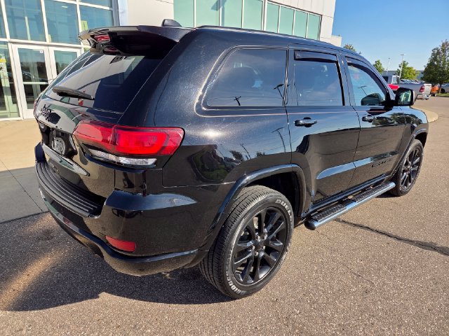 Used 2019 Jeep Grand Cherokee Altitude AWD/4WD image 5