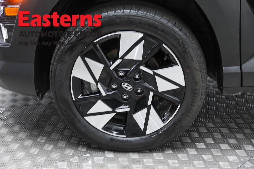 Used 2024 Hyundai Kona SEL image 32