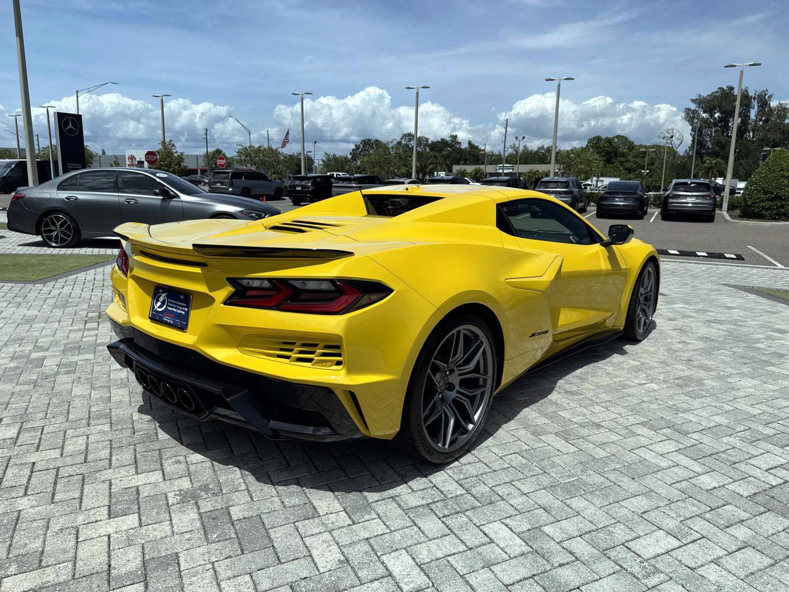 Used 2025 Chevrolet Corvette Z06 RWD image 14