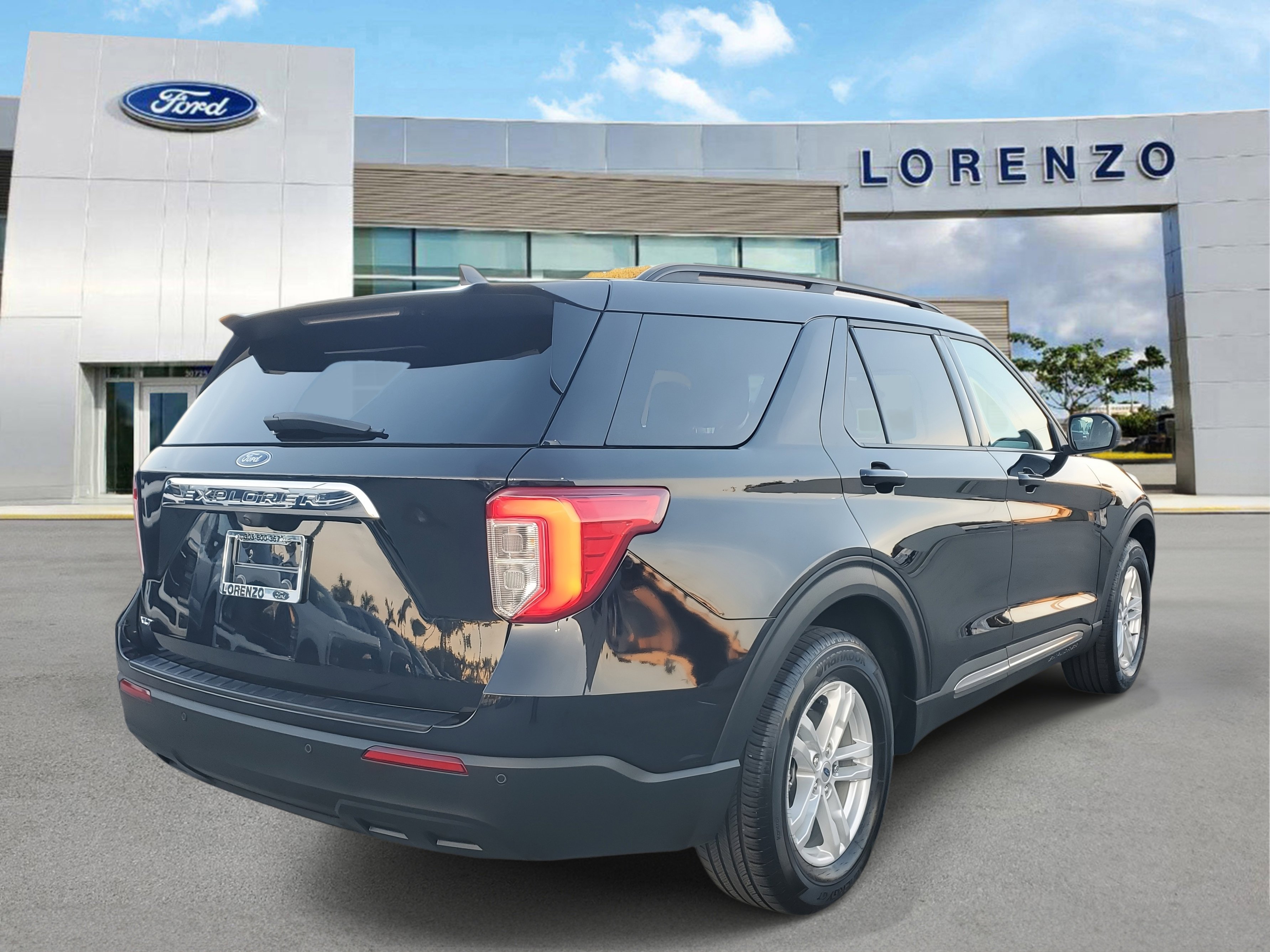 Certified 2023 Ford Explorer XLT image 5