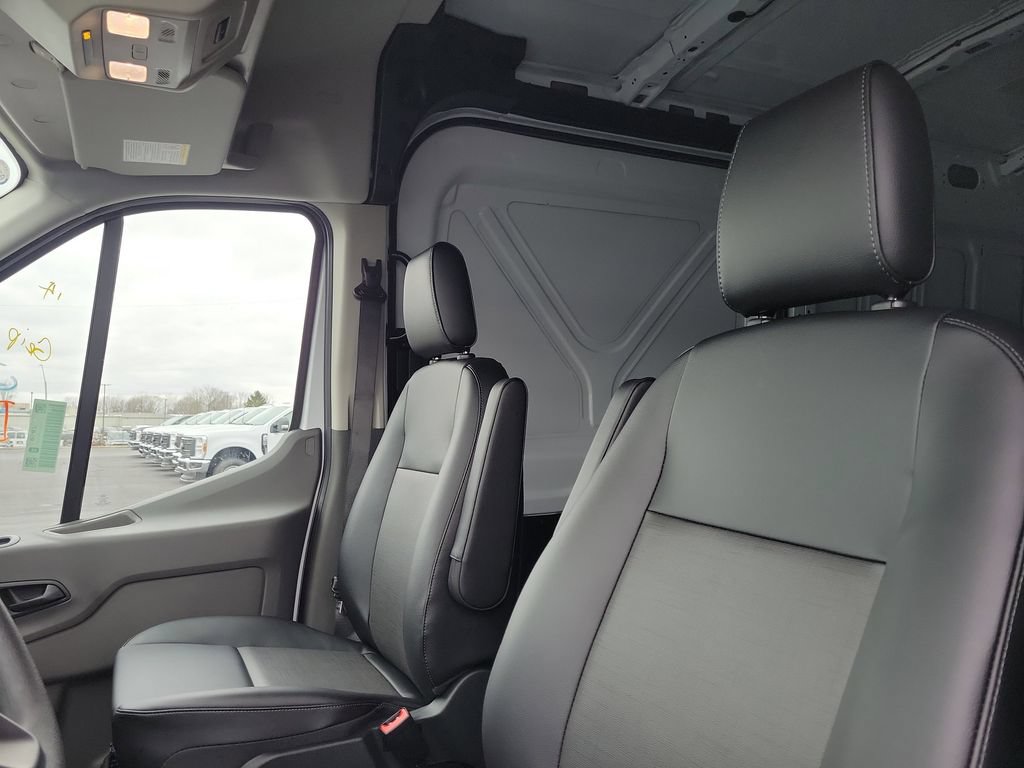 New 2026 Ford Transit 250 148 Medium Roof RWD image 22