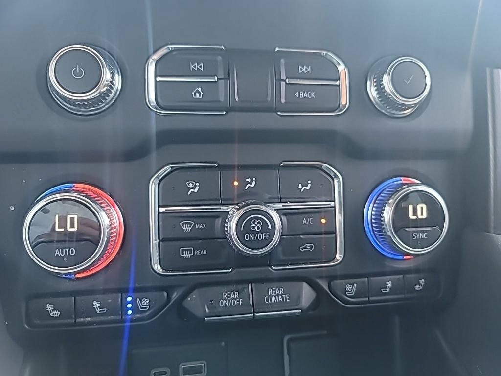 Used 2024 GMC Yukon AT4 w/ AT4 Premium Package AWD/4WD image 21