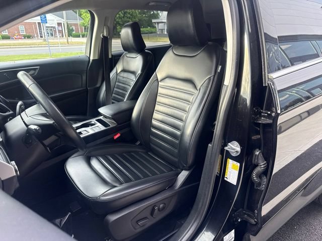 Used 2024 Ford Edge SEL AWD/4WD image 10