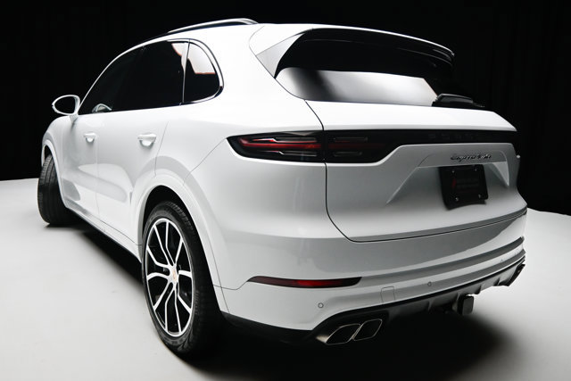 Used 2019 Porsche Cayenne Turbo w/ Premium Plus Package image 26