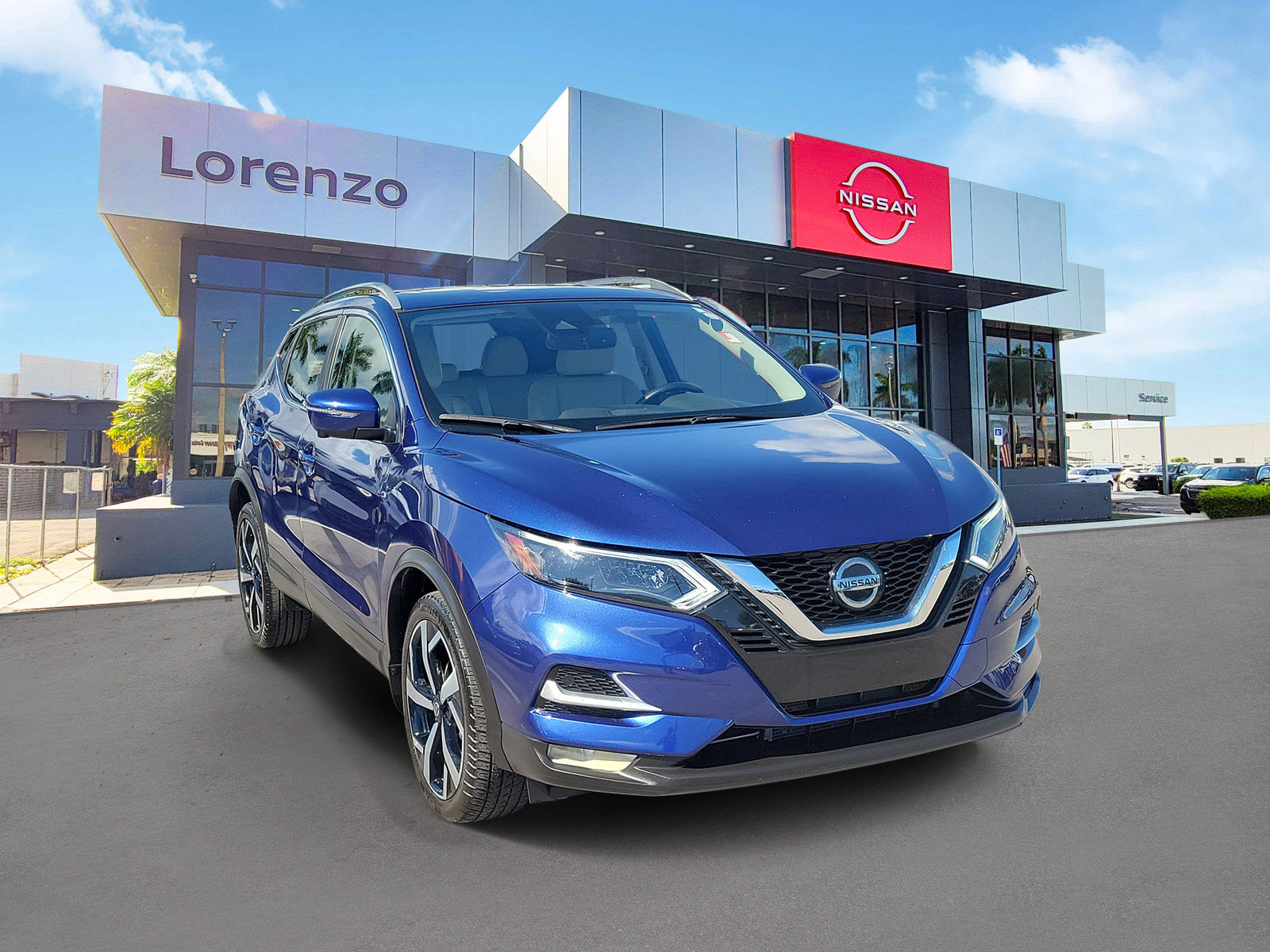 Used 2021 Nissan Rogue Sport SL w/ Premium Package FWD image 3