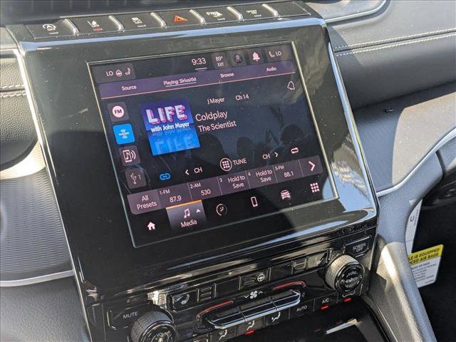 New 2025 Jeep Grand Cherokee Altitude image 14