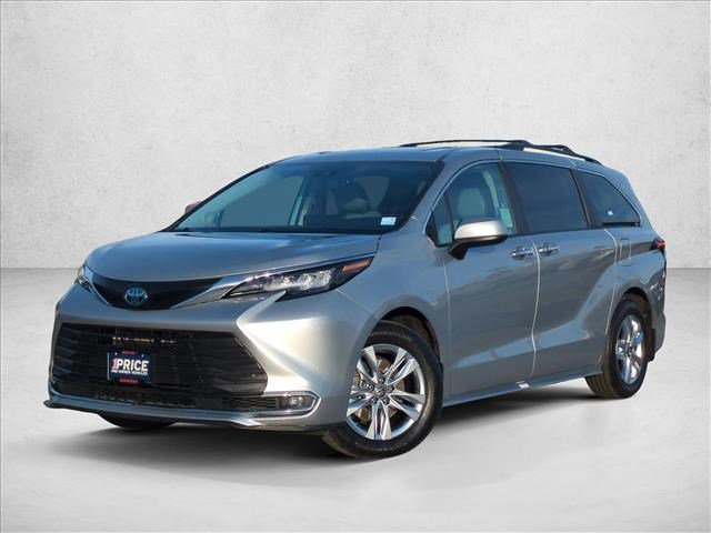Used 2024 Toyota Sienna XLE w/ XLE Plus Package FWD image 1