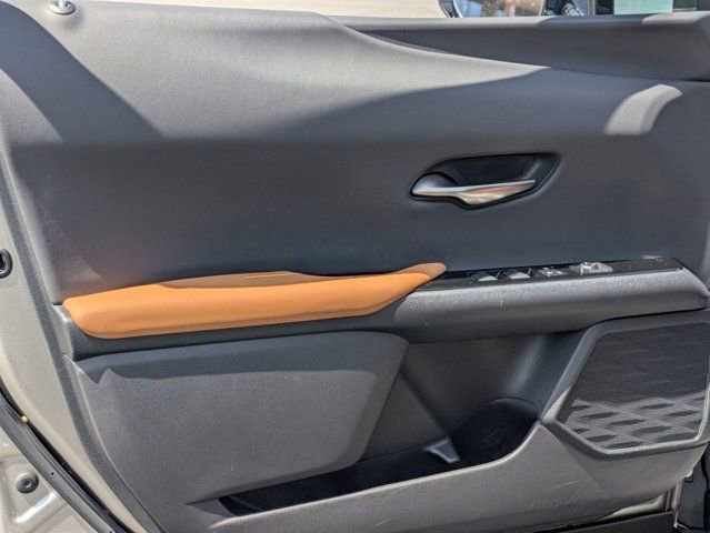 Used 2022 Lexus UX 200 w/ Accessory Package (Z1) FWD image 14