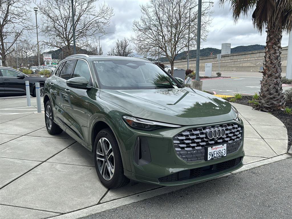 Used 2025 Audi Q5 Premium Plus w/ Premium Plus image 4