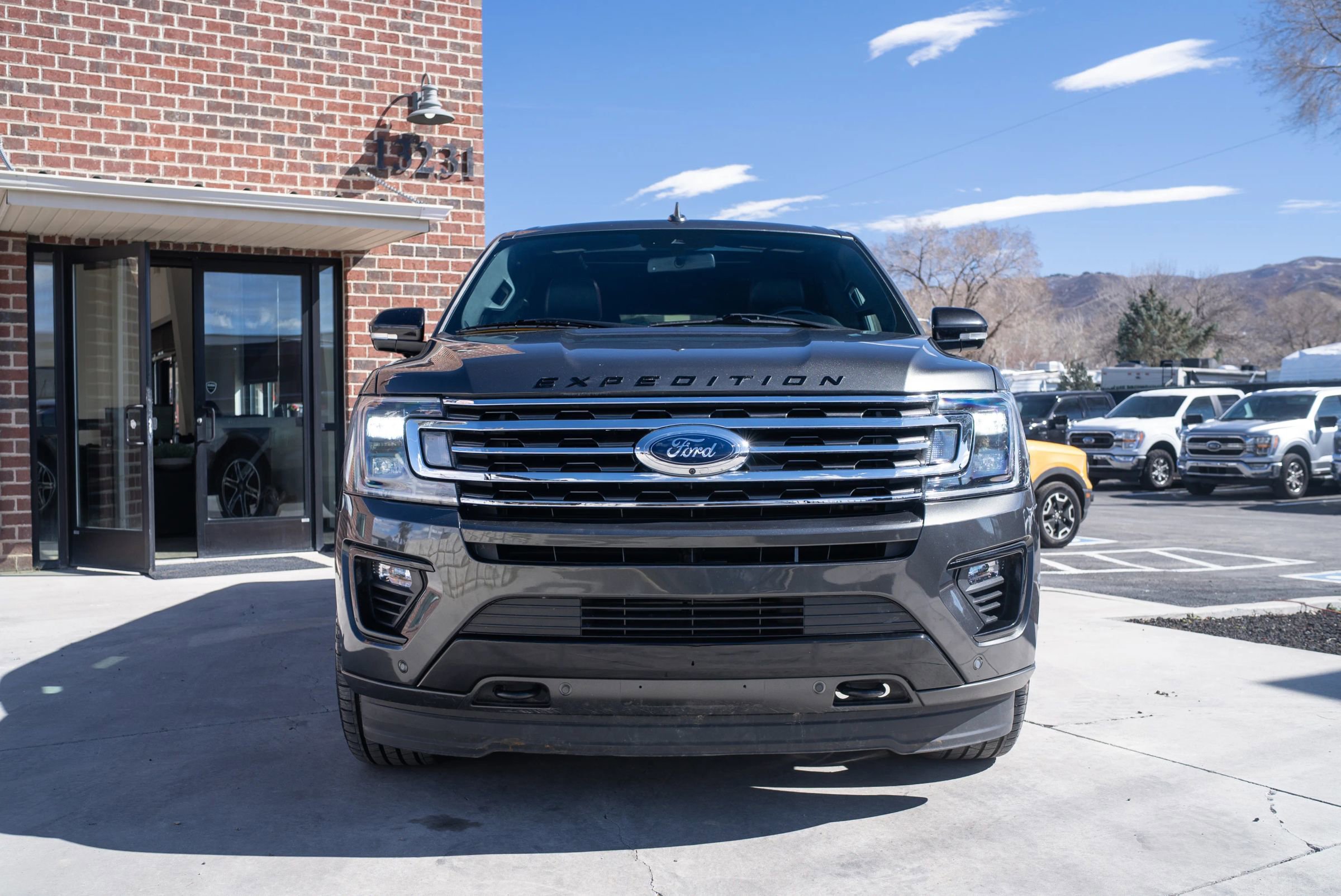 Used 2021 Ford Expedition Max Limited AWD/4WD image 2