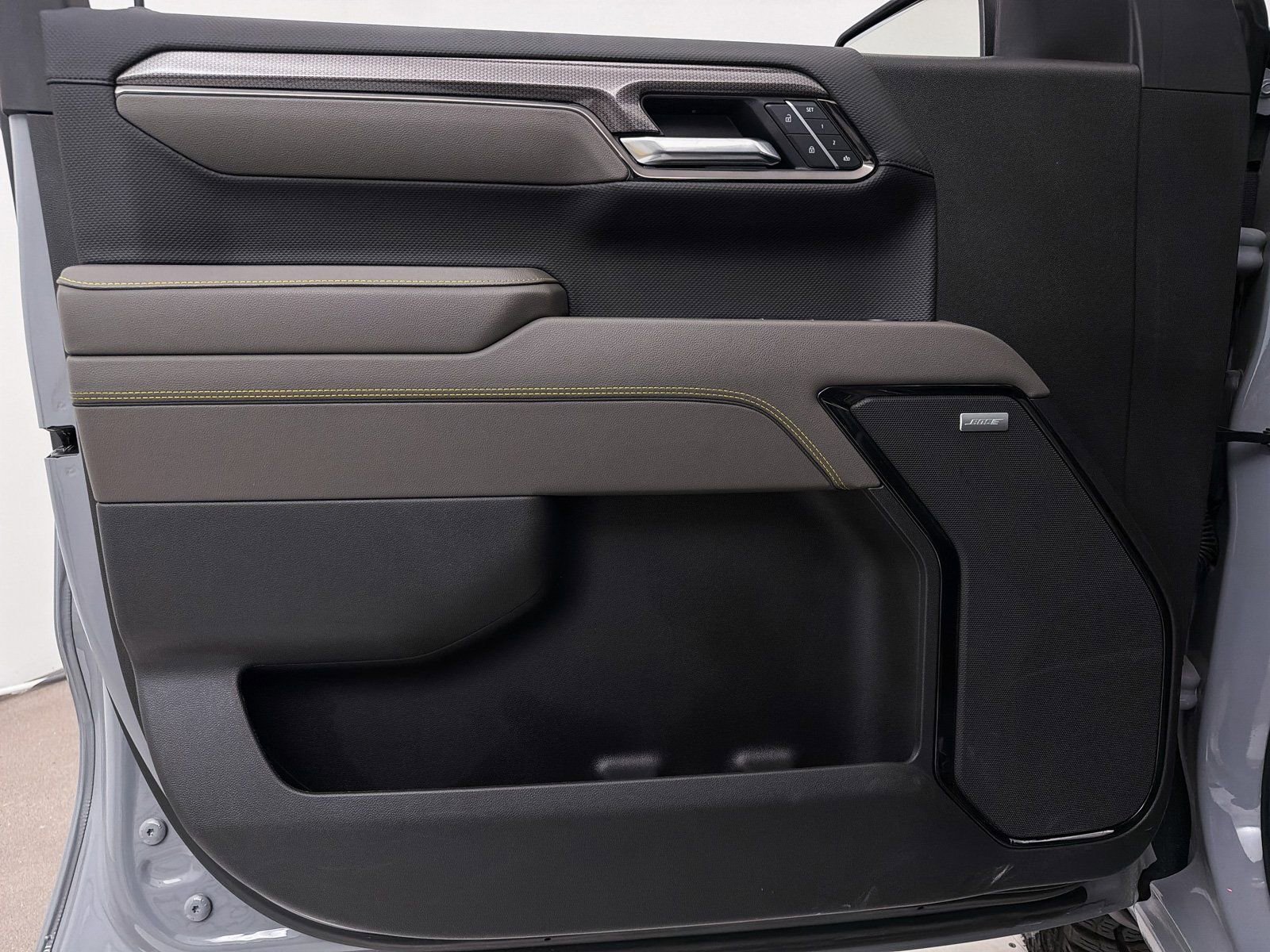 Used 2025 Chevrolet Silverado 1500 ZR2 w/ Technology Package image 18