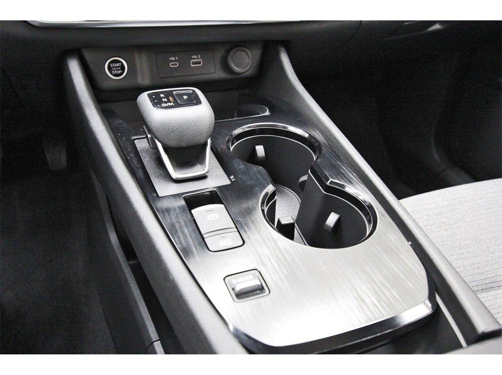 Certified 2023 Nissan Rogue SV image 24