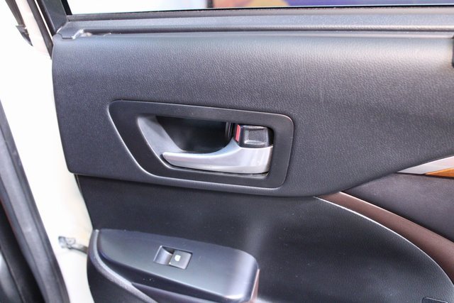 Used 2017 Toyota Highlander Limited image 13