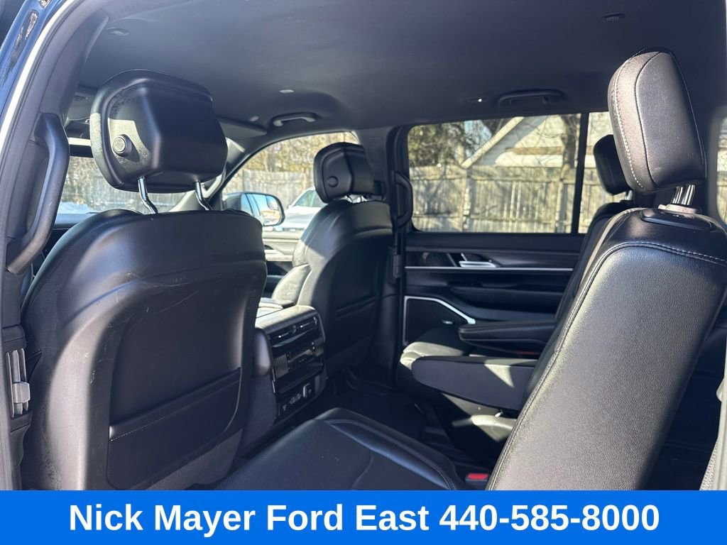 Used 2024 Jeep Wagoneer Series III image 17