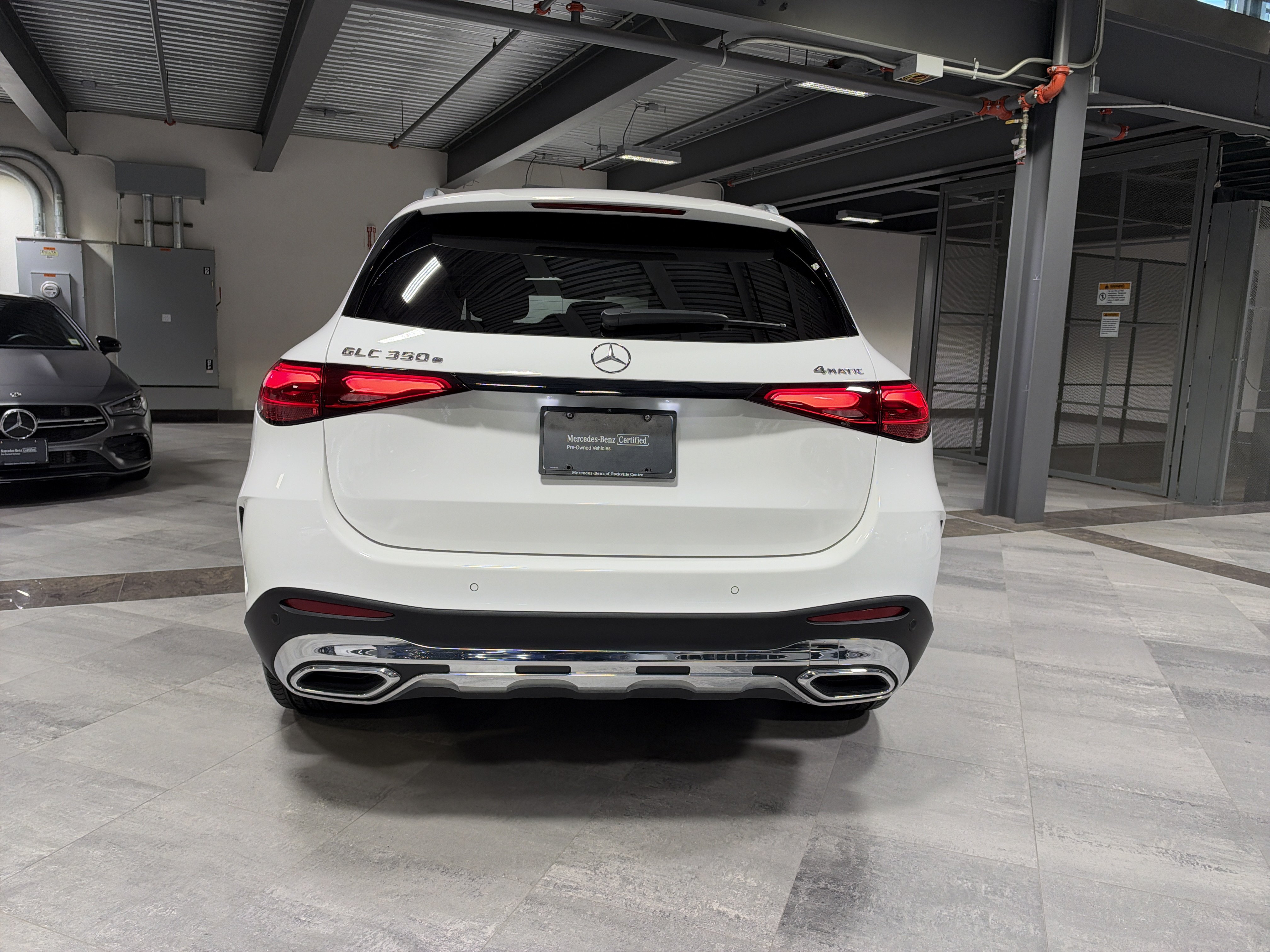 Certified 2025 Mercedes-Benz GLC 350e 4MATIC image 4