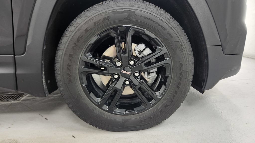 Used 2024 GMC Terrain AT4 w/ LPO, Floor Liner Package AWD/4WD image 9