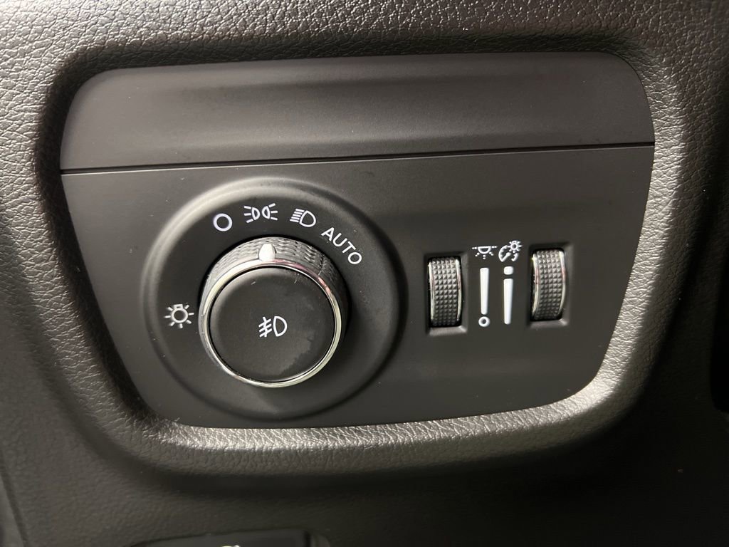 Used 2023 Jeep Grand Cherokee L Summit w/ High Altitude Package image 23