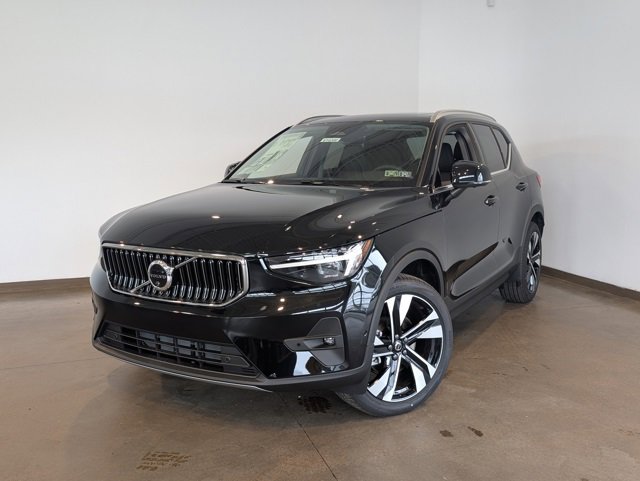 New 2025 Volvo XC40 B5 Ultra w/ Protection Package Premier