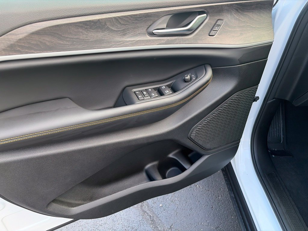 New 2026 Jeep Grand Cherokee L Limited AWD/4WD image 22
