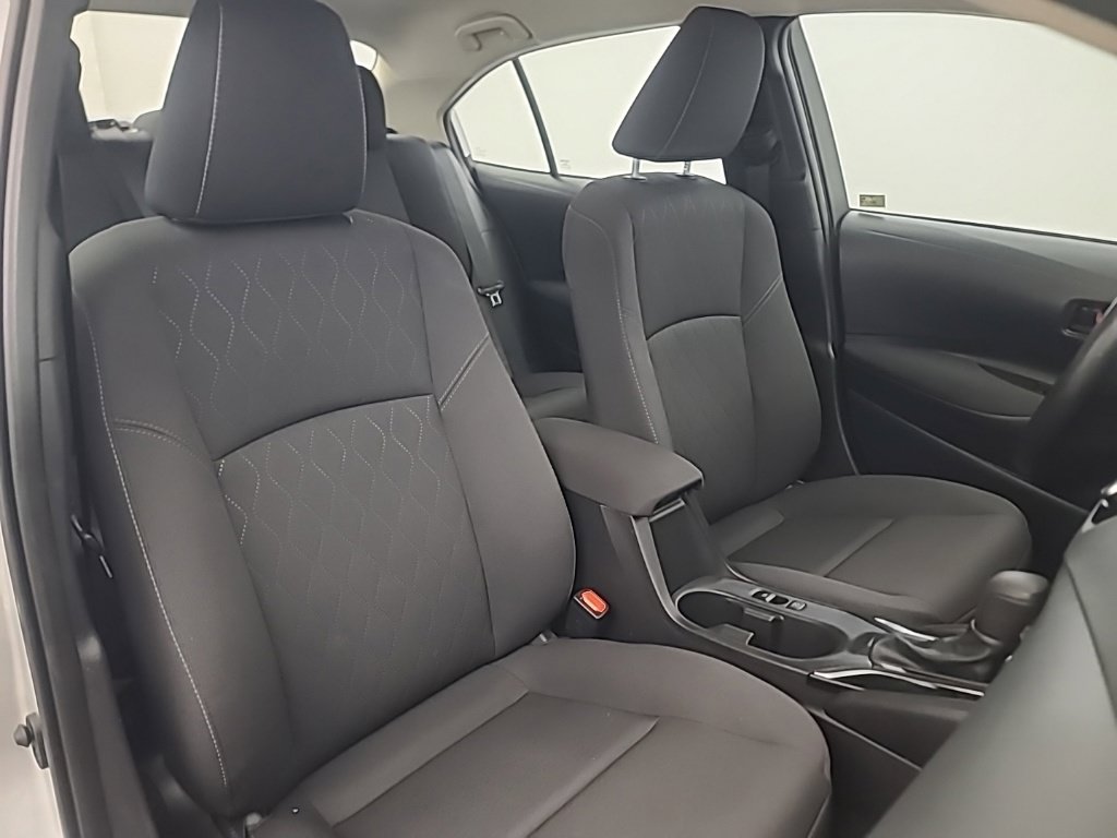Used 2025 Toyota Corolla LE FWD image 17