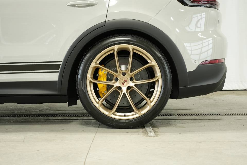 New 2026 Porsche Cayenne Turbo GT image 43