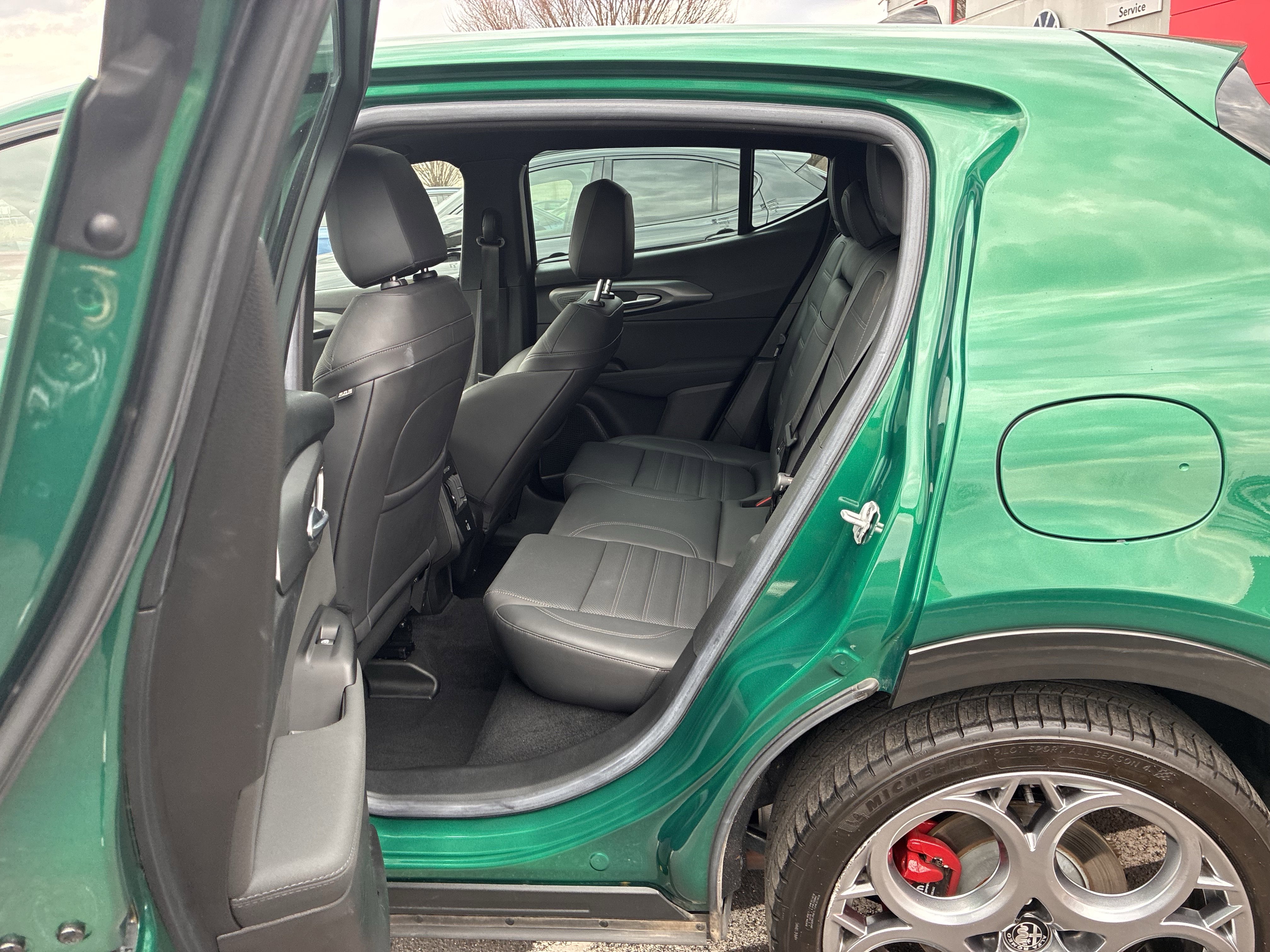 Certified 2024 Alfa Romeo Tonale Veloce image 28