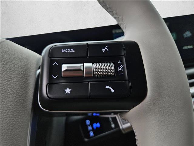 Used 2025 Hyundai Santa Fe SEL image 14