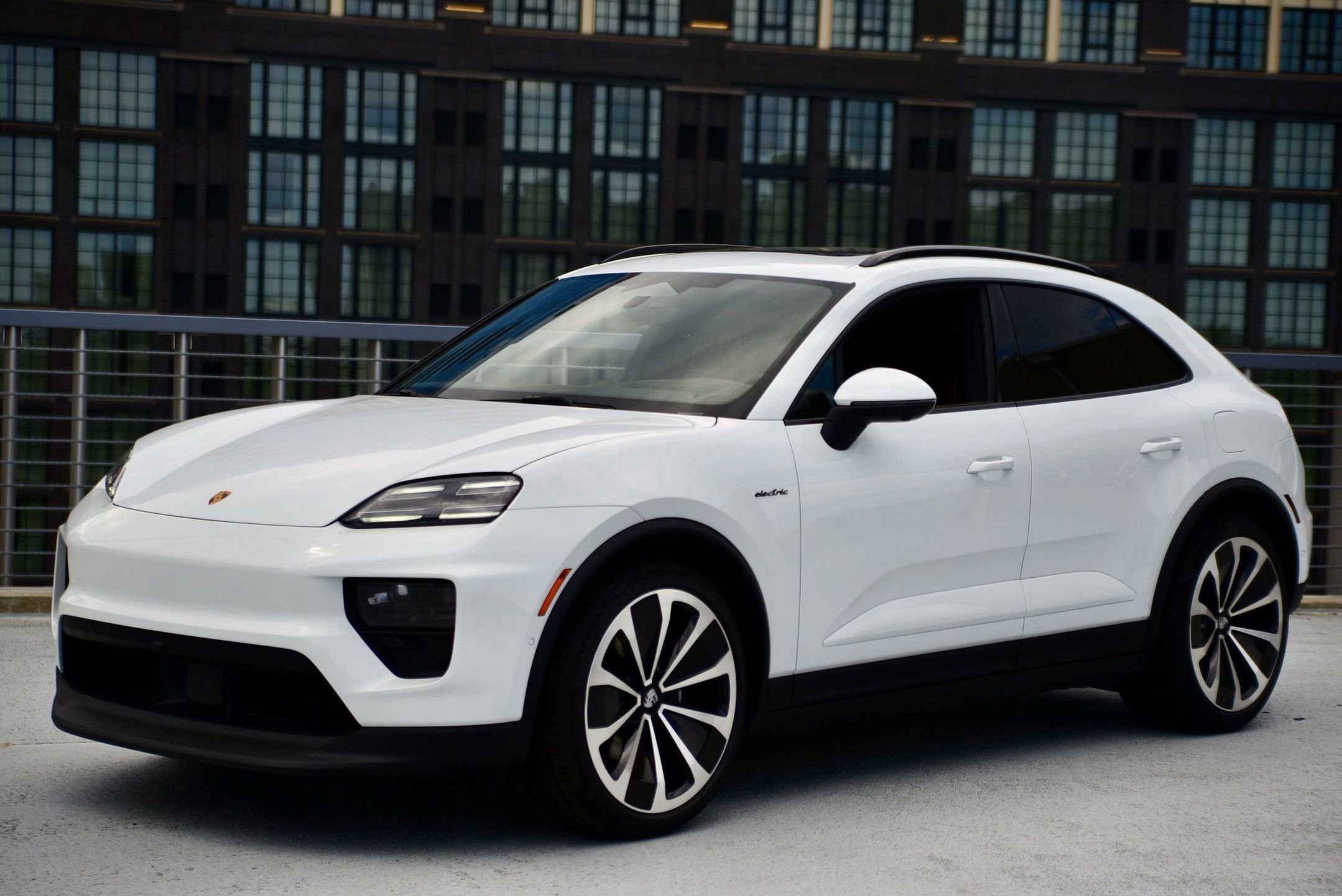New 2025 Porsche Macan 4 Electric image 1